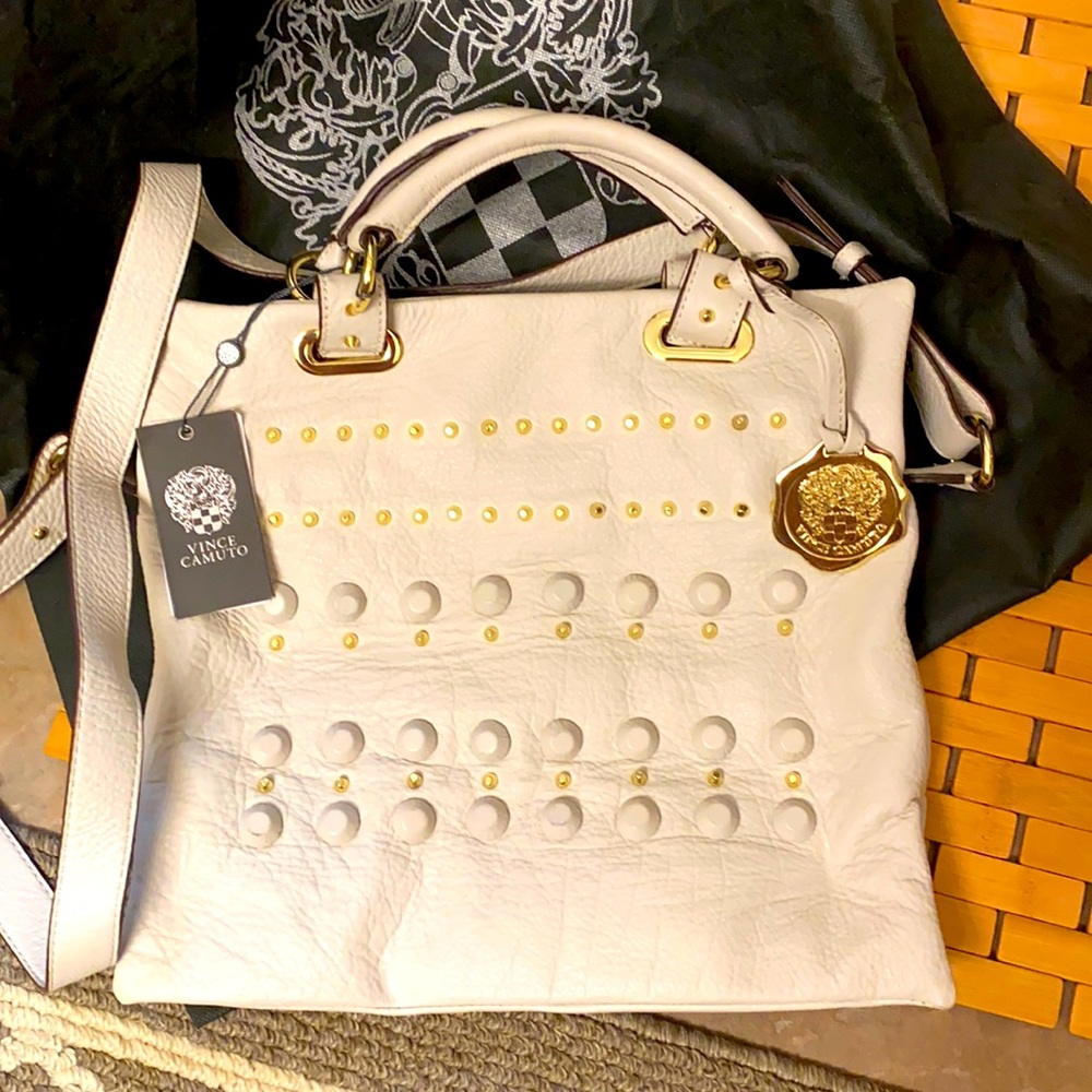 HP🎉🎉NWT VINCE CAMUTO White Studded purse